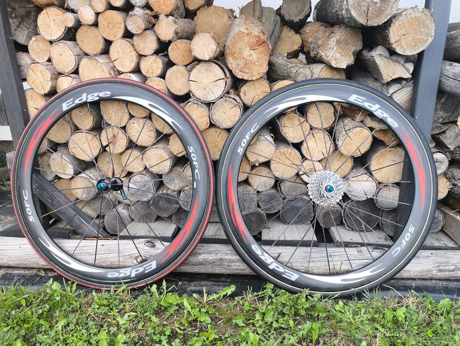 Koła szosa stożek EDGE 50FC szytka CARBON