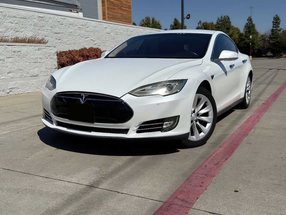 Tesla Model S 85      2013
