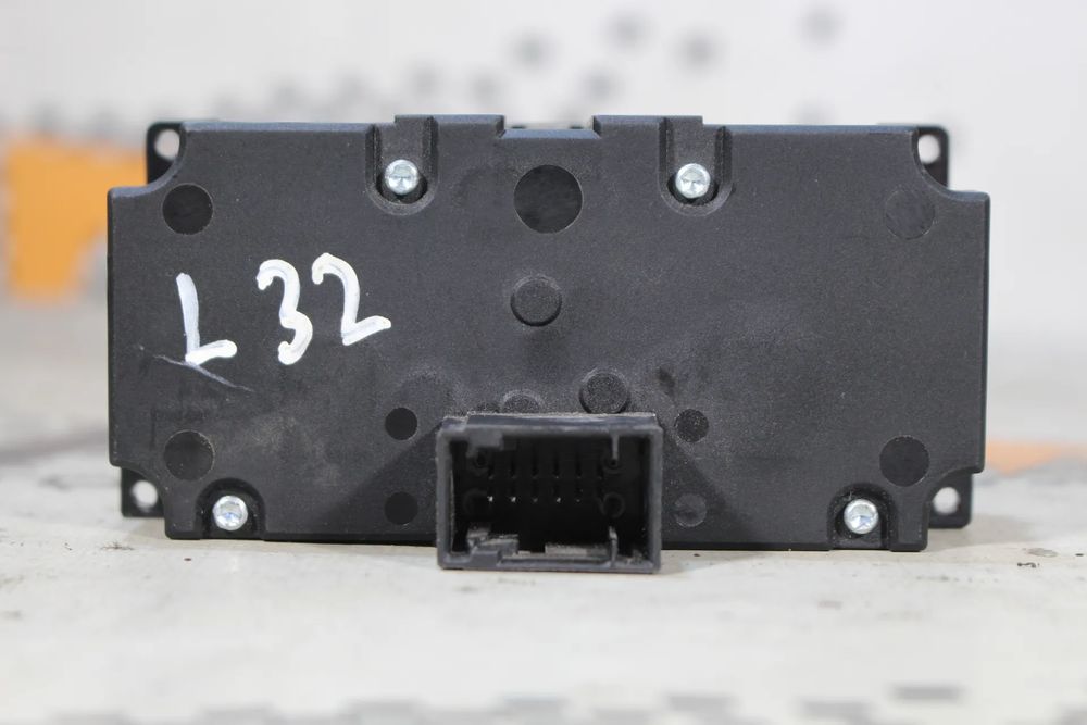 Botão / interruptor de luzes BMW 5 (E60)