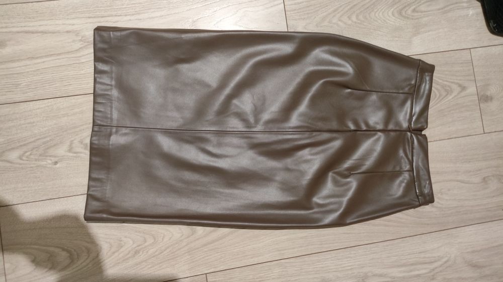 Жіноча юбка з еко шкіри