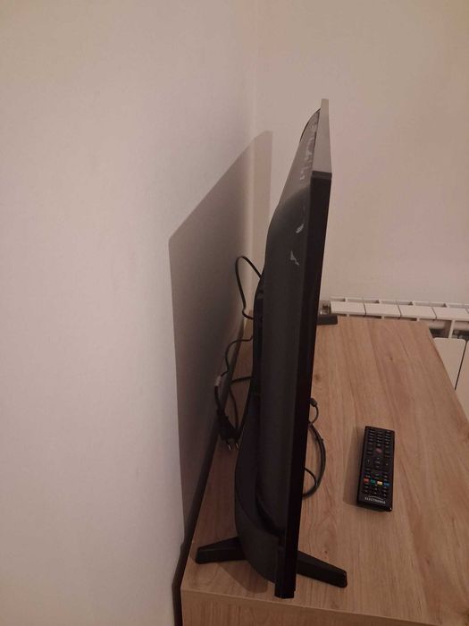 TV Electronia 32" HD Ready – Excelente Estado – Comando Original