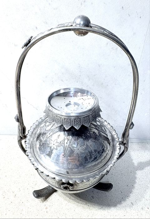 Rara antiga mantegueira / recipiente caviar inglês com banho em prata