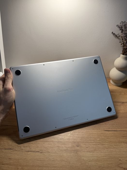 MacBook Pro 16 2021 16 GPU 32 GB RAM 512 SSD 86%