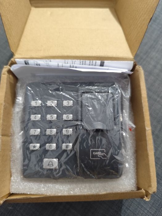 Relógio ou sistema de ponto por  impressão digital e cartões