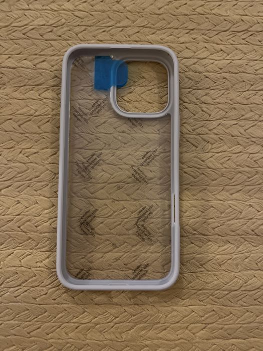 Oryginalne etui marki Spigen na iPhone 16 Pro Max