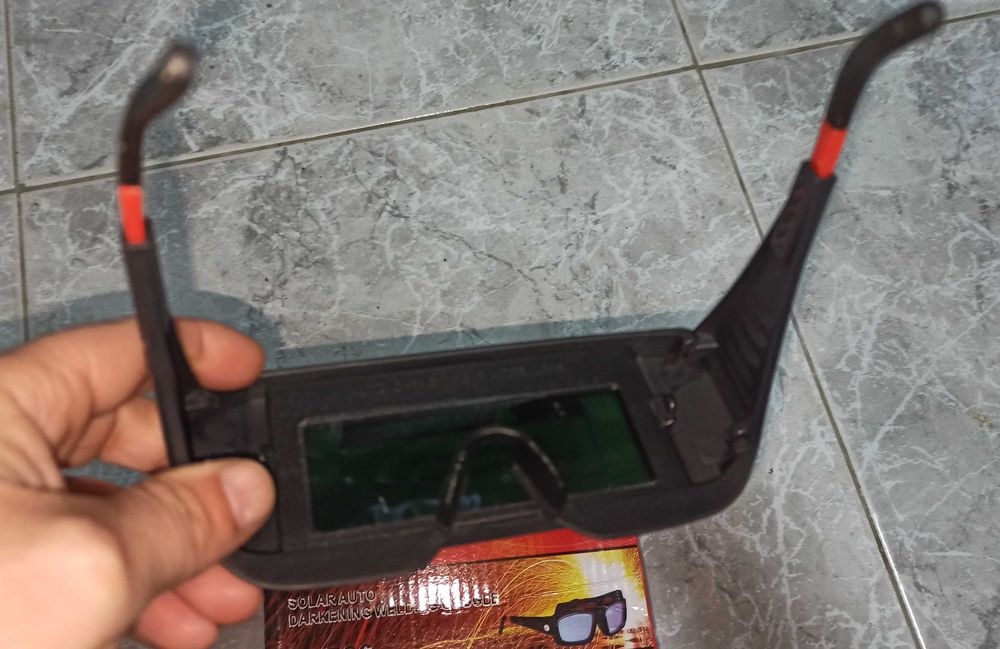 Oculos de soldar, escurecimento automático