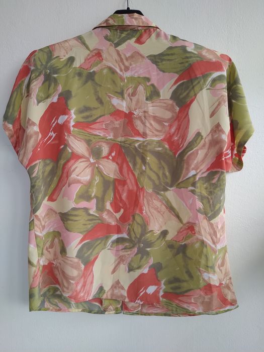 Blusa com padrão, elegante - Tamanho 44