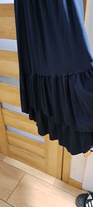 Hiszpanka ,Sukienka z falbanką granat,z tyłu dłuższym