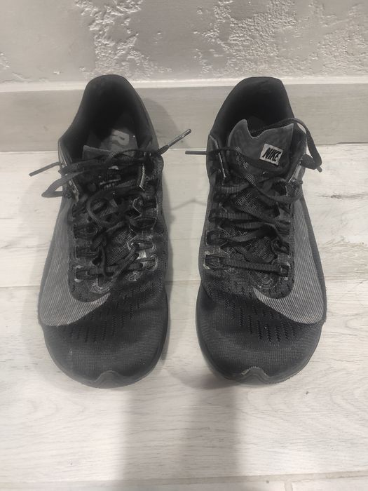 Кросівки    Nike