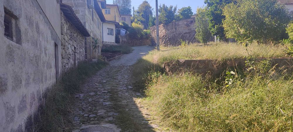 Vendo terreno com 1.074 m² em Souto, Terras de Bouro