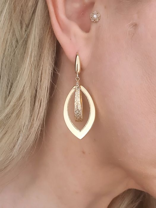 Złote kolczyki wiszące pr.585  (729A)

Eleganckie