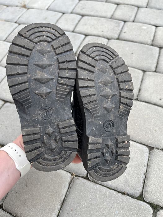 Дитячі чобітки на дівчинку
