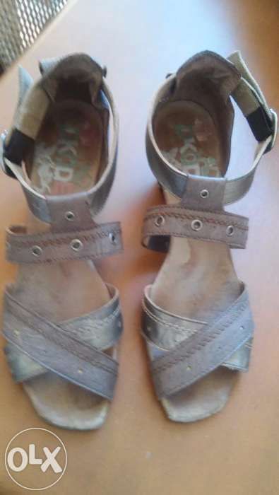 Sandálias Dkode Creme e bronze 37