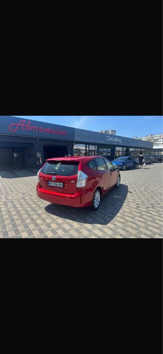 Сдам  в аренду авто TOYOTA PRIUS V гибрид 2013 долгосрочно под такси
