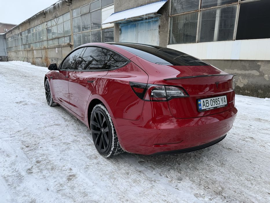 TESLA MODEL 3 (2020 рік)