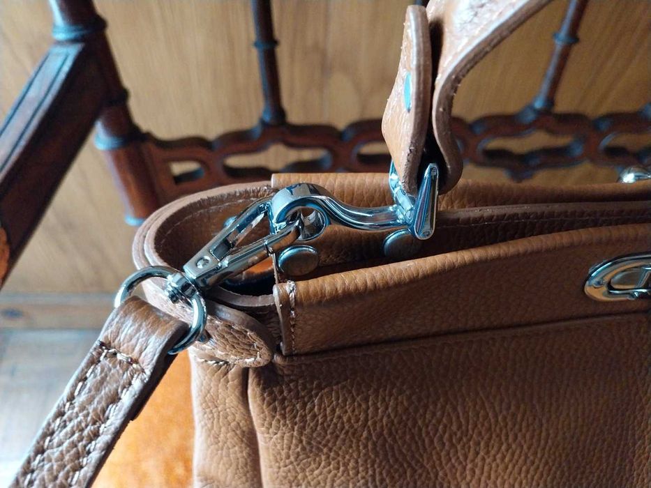 Mala em pele, nova com etiqueta