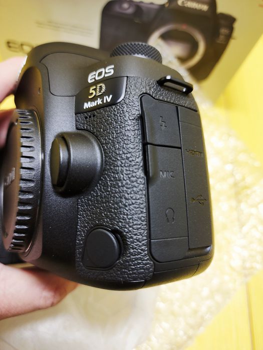 Фотоаппарат Canon EOS 5D Mark IV WG Body Новый