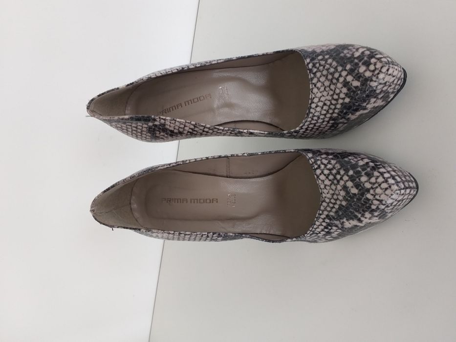 Buty czółenka skórzane Prima Moda w rozmiarze 39