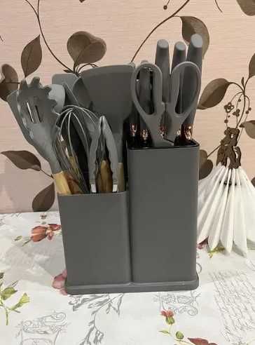 Продам кухонные принадлежности с ножами