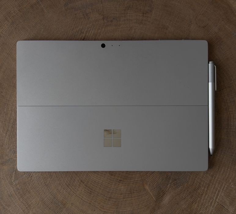 Microsoft Surface Pro 4 256gb 8gb ram Win 11 pro