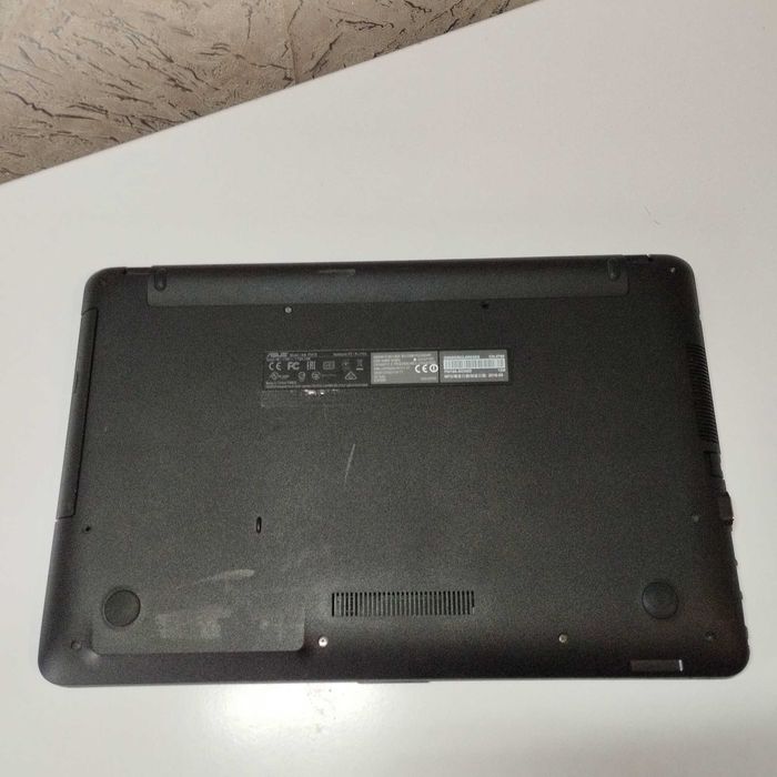 Ноутбук Asus VivoBook X541SA / 4 ядра N-3710 / 4/120 SSD / батарея 2-3 часа