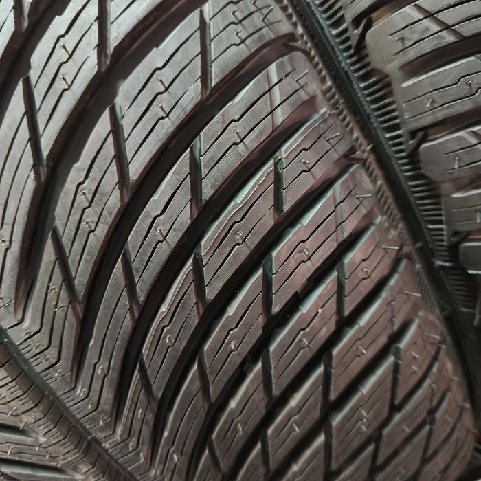 255/35/20 XL Michelin Pilot Alpin 5