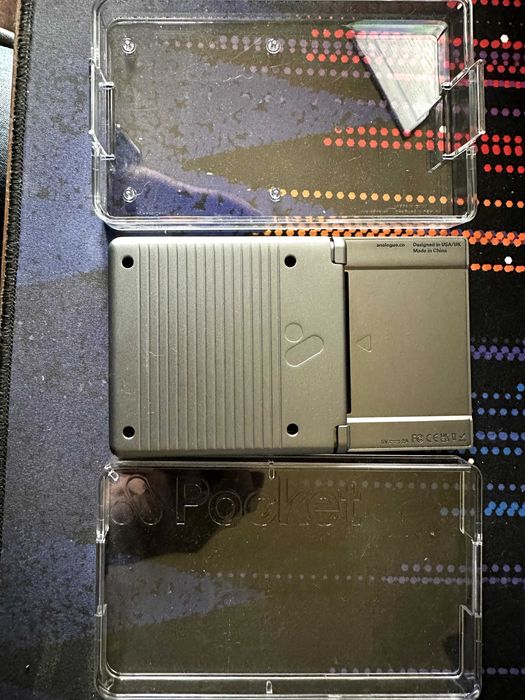 Analogue Pocket - Aluminum [Noir]