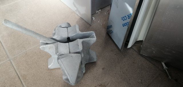 gniazda kontenerowe, naroża kontenerowe,twist locki