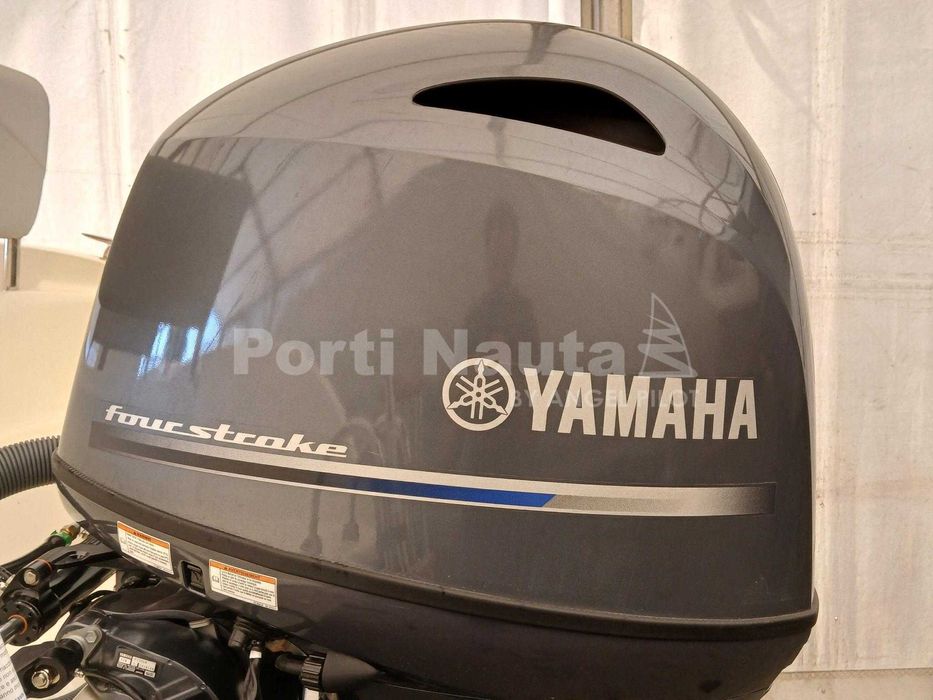 Motor Yamaha F130LA