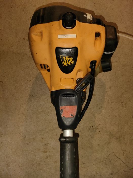 JCB podkaszarka spalinowa