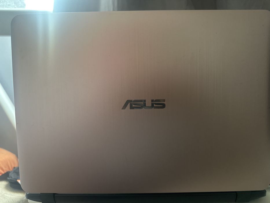 Pc  da asus  Rosa