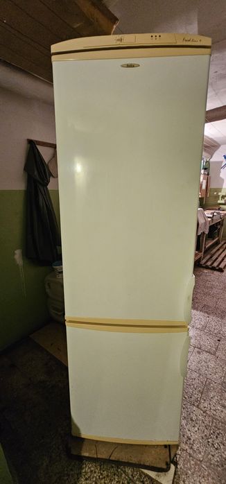 Lodówka chłodziarko -zamrażarka