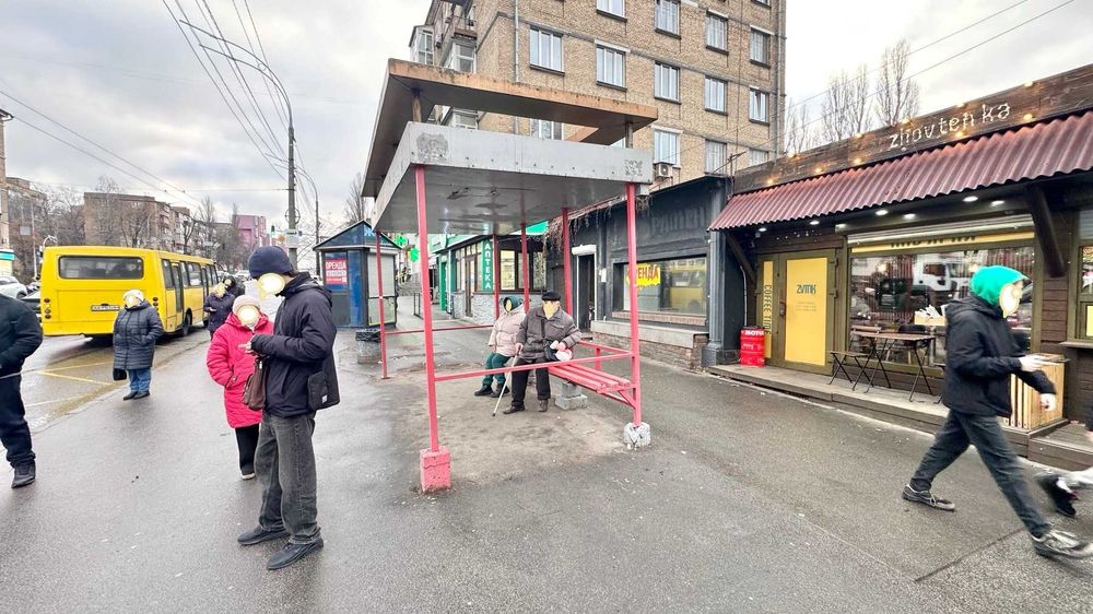 Без% Фото реал  н/ф 132м2 фасад 1пов зупинка гр.трансп. м Шулявка 14хв