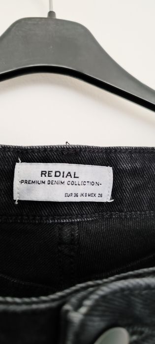 Spodnie jeansowe z rozcięciami Redial