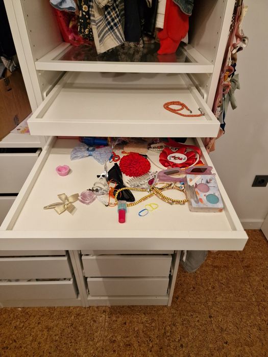 Prateleiras deslizantes e de vidro