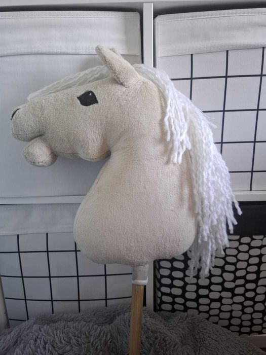Hobby Horse - izabelowaty