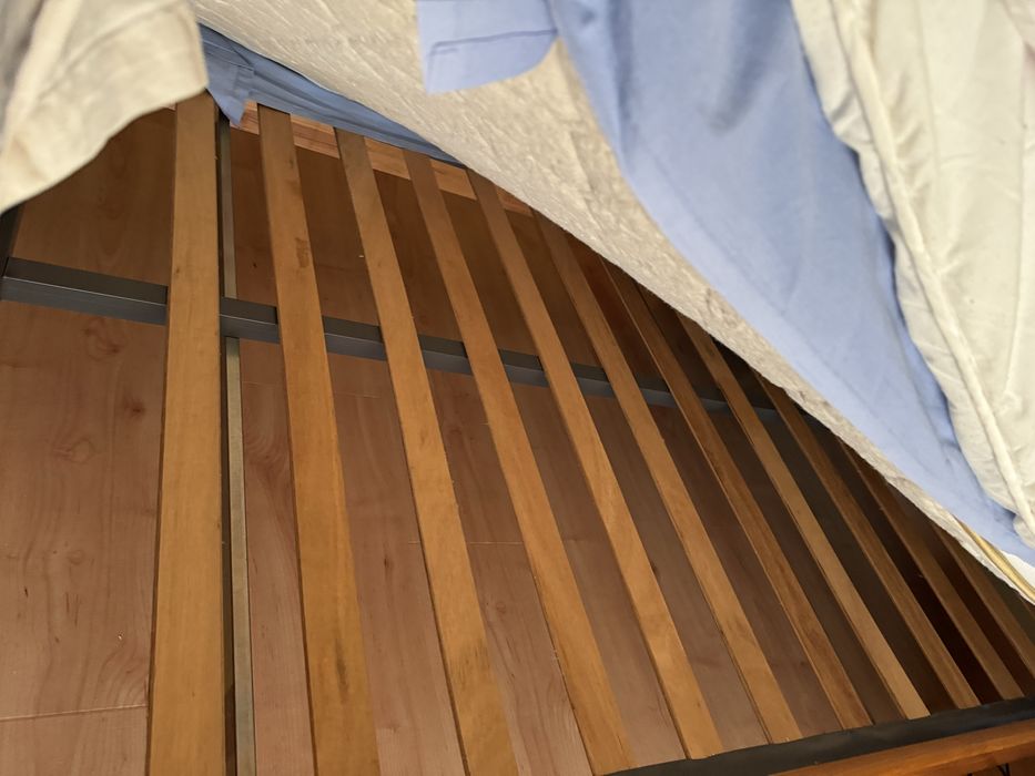 Cama solteiro corpo e meio pinho mel