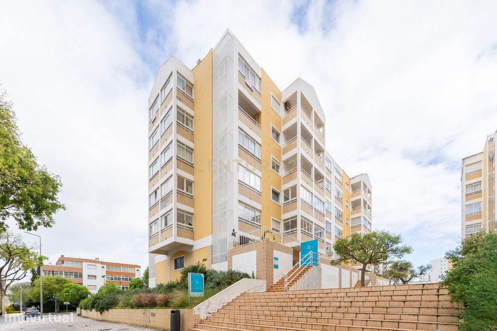 Clínica Dentária Equipada no Centro de Portimão – Oportunidade de Inve