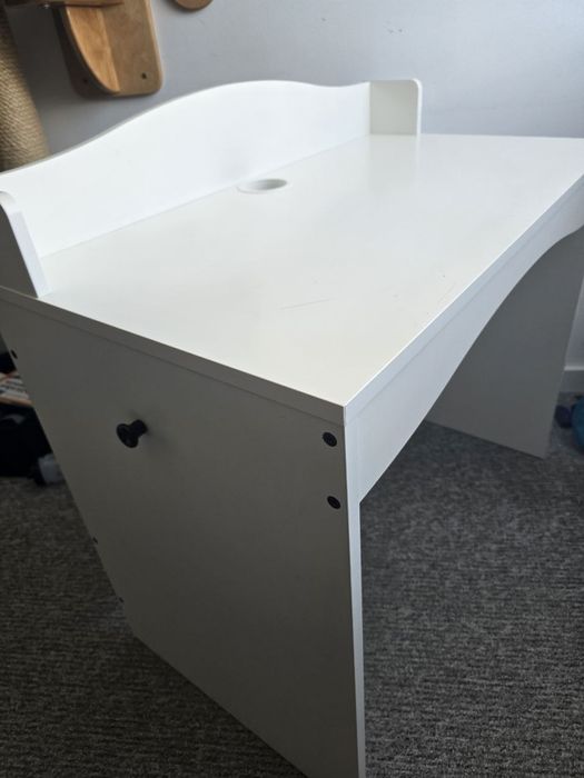 Biurko Ikea 50 x 90 x 73,5 cm gratis tablica korkowa