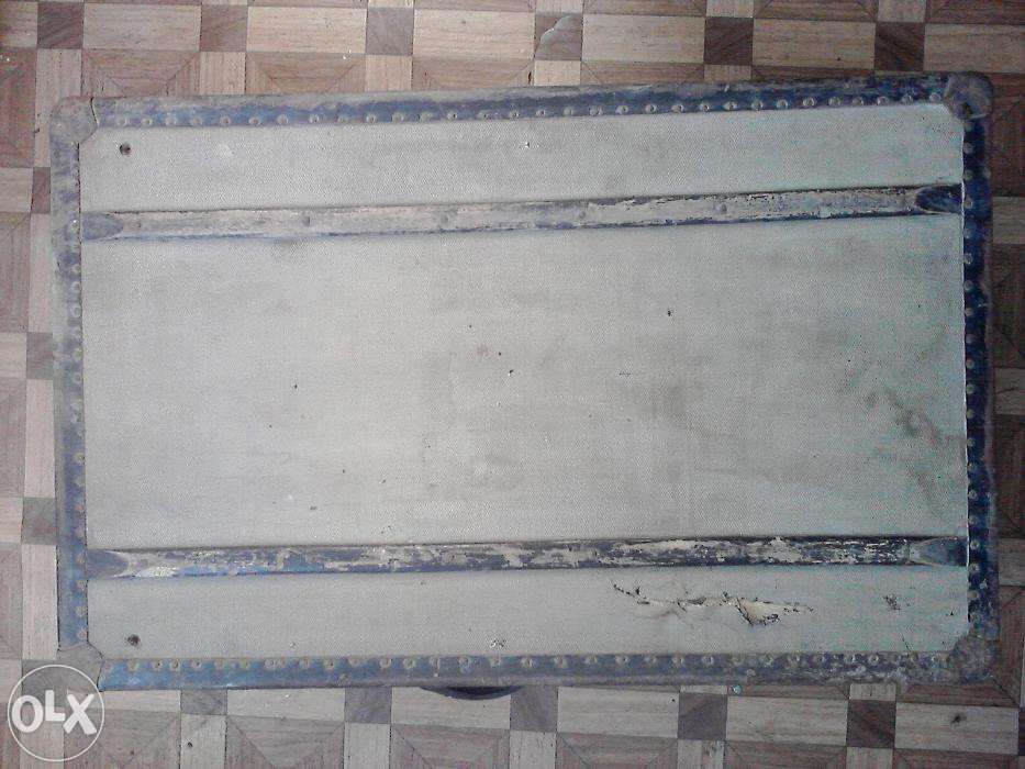 Чемодан старинный