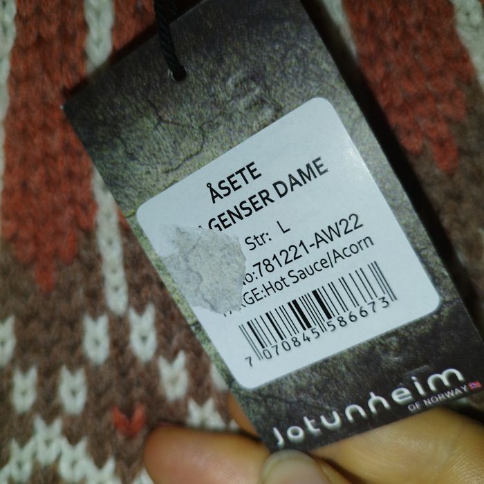 Nowy norweski sweter z wełny merino , rozm L