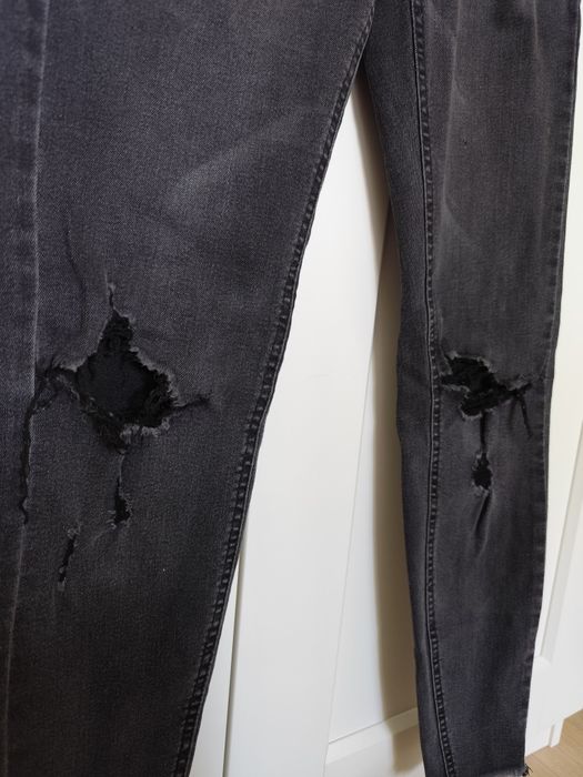 Jeansy dżinsy z dziurami