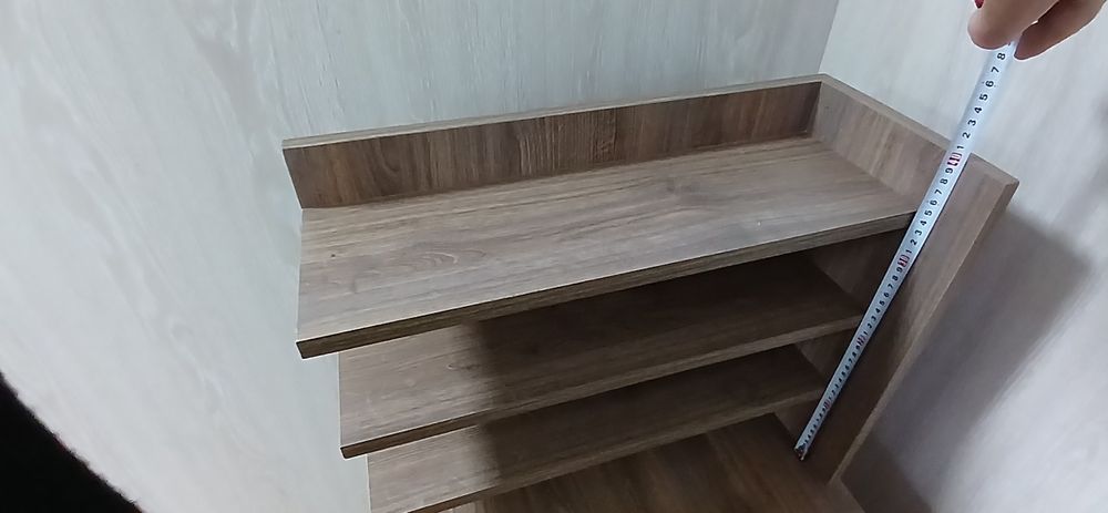 Продам гарний Б/У стіл для манікюра