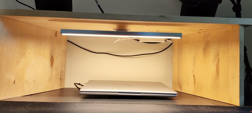 Base elevatória para monitores