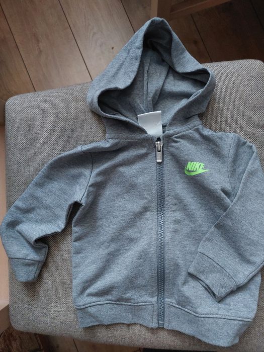 Jak nowa bluza szara z kapturem Nike 68- 74 cm, 9 m