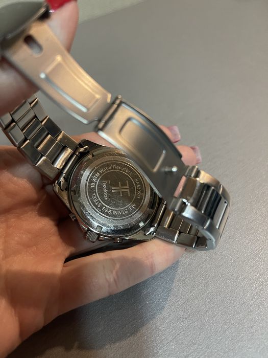 Продам часы freelook