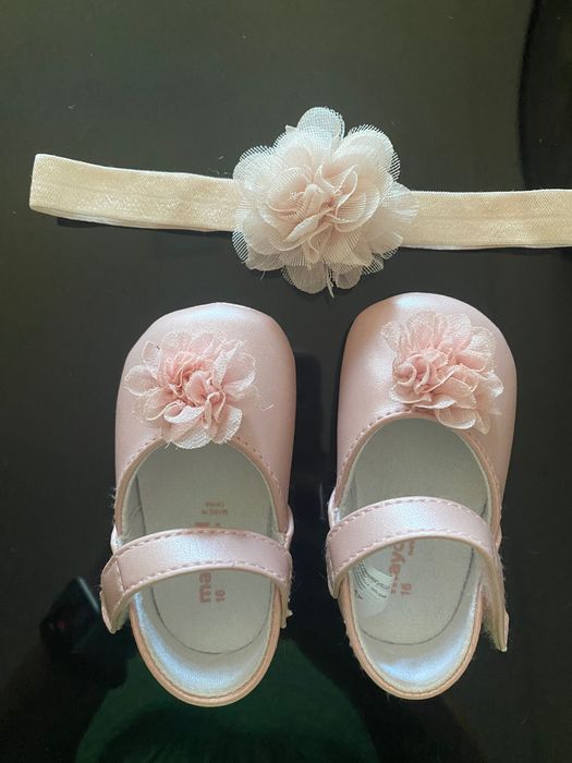 Calçado e acessório para cabelo  Mayoral