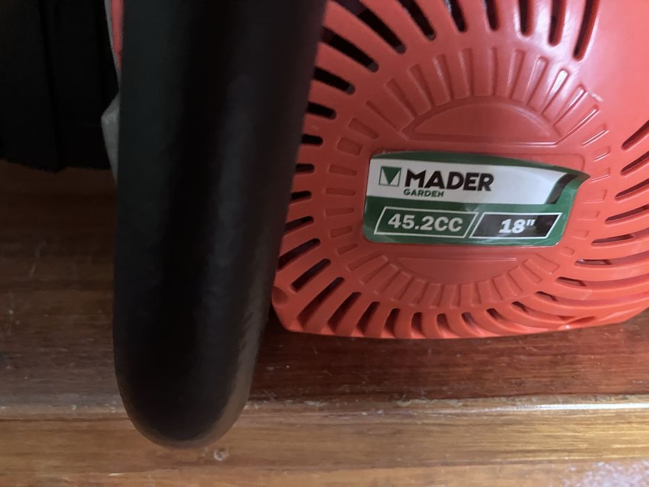 Motosserra Mader Garden 45.2cc (18 polegadas) – Ótimo Estado