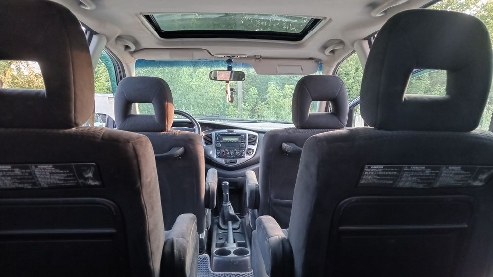 Продам Mazda MPV