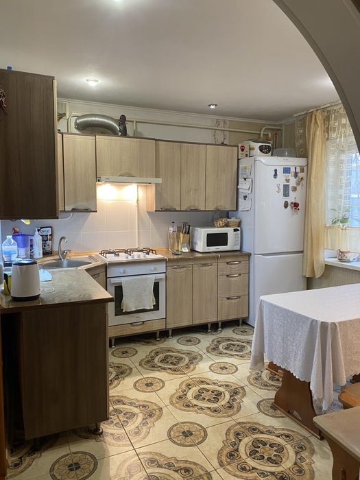 Продаютя полдома с хорошим ремонтом